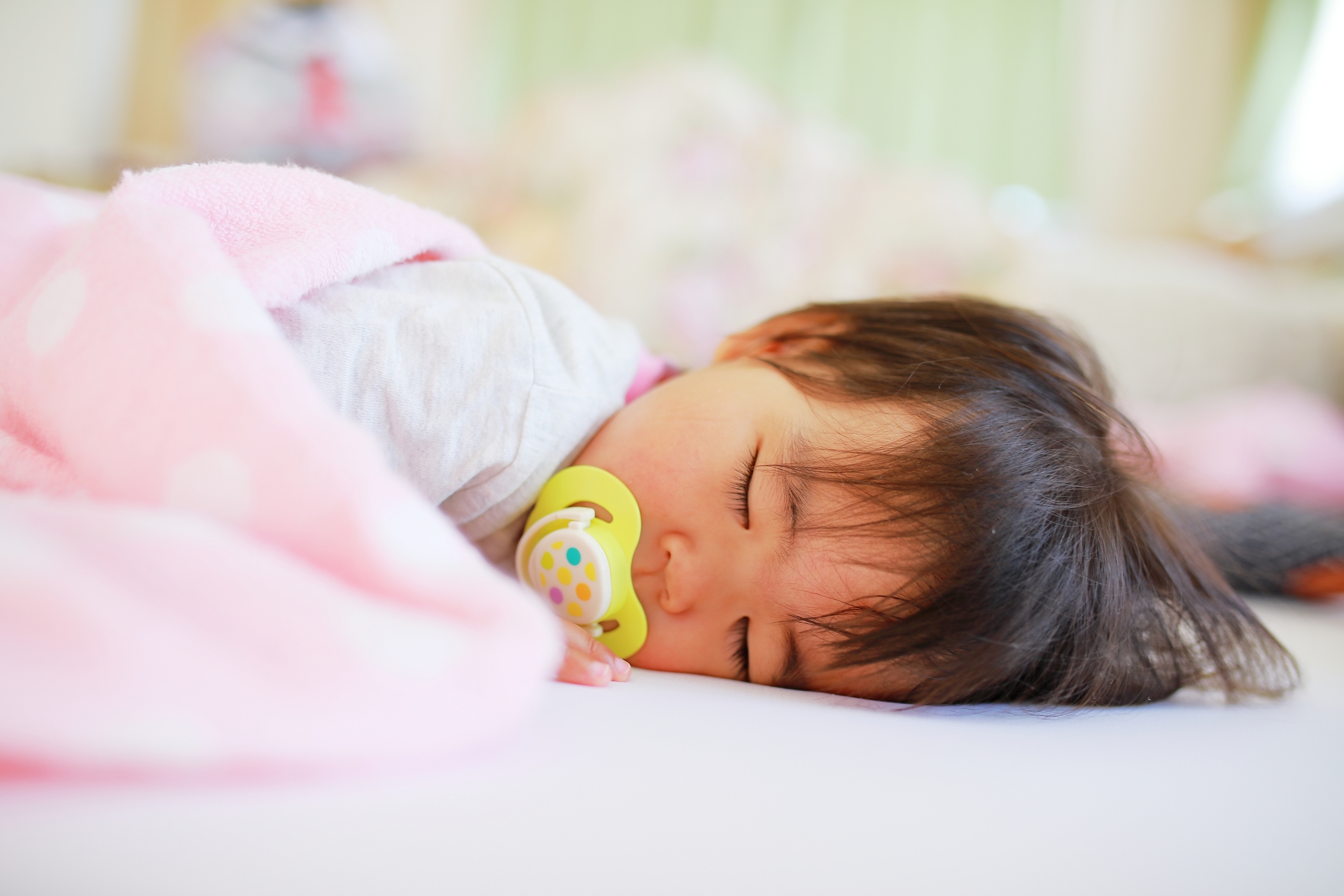 1ヶ月半頃の赤ちゃんの平均睡眠時間や睡眠リズムについて